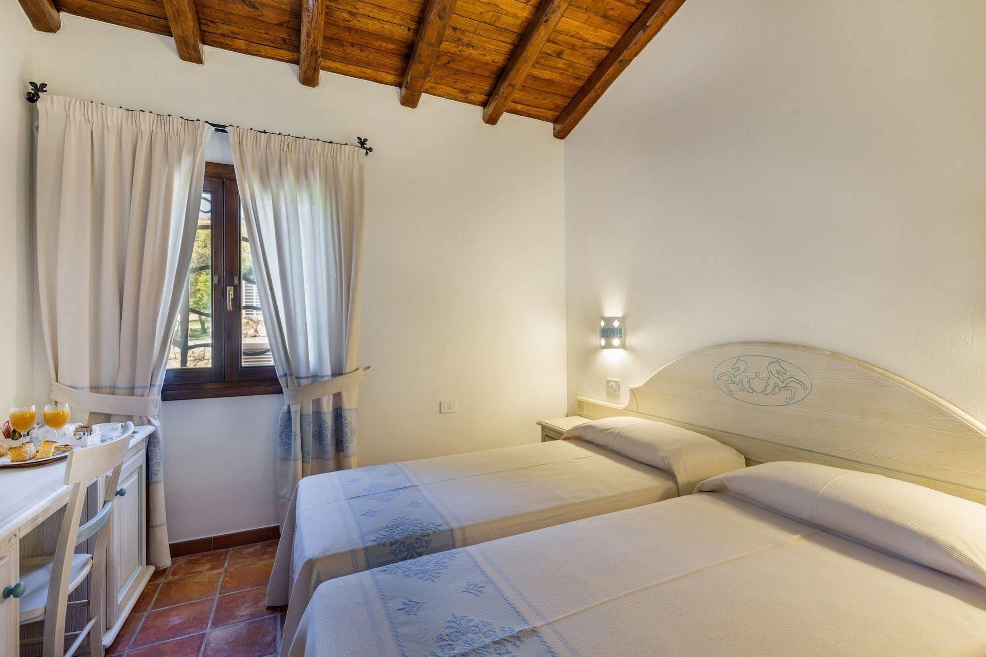 Hotel Costa Caddu San Teodoro  Esterno foto